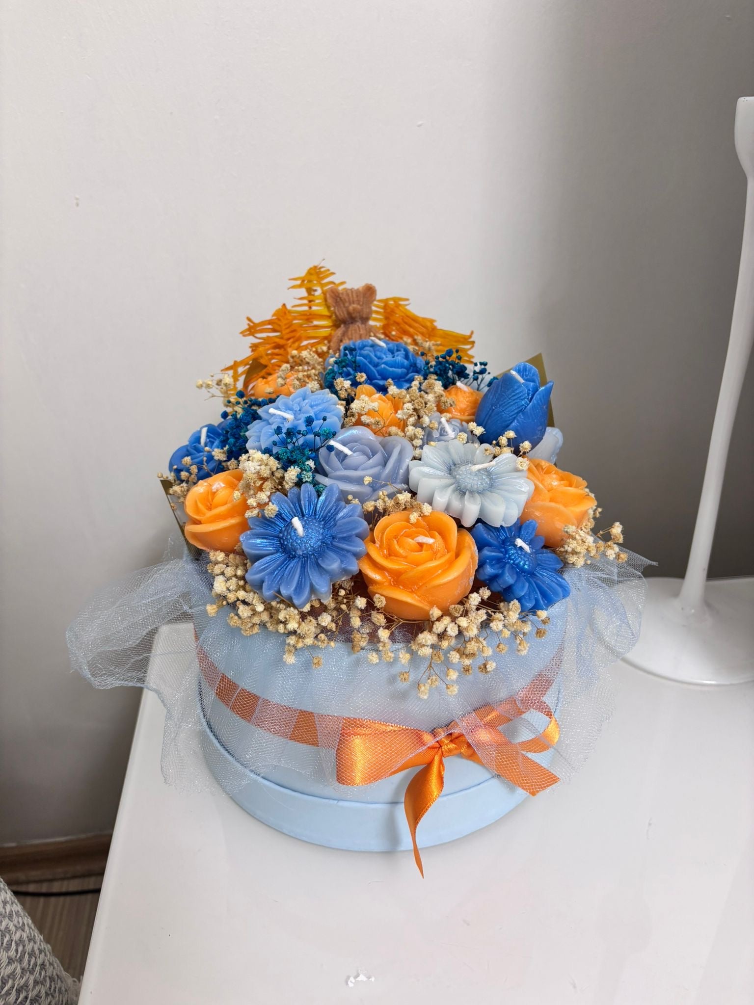 Özel Turuncu Mavi Mum Buketi