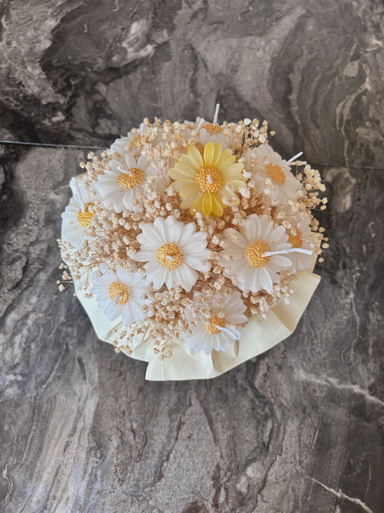 Beyaz Papatya Mum Buketi