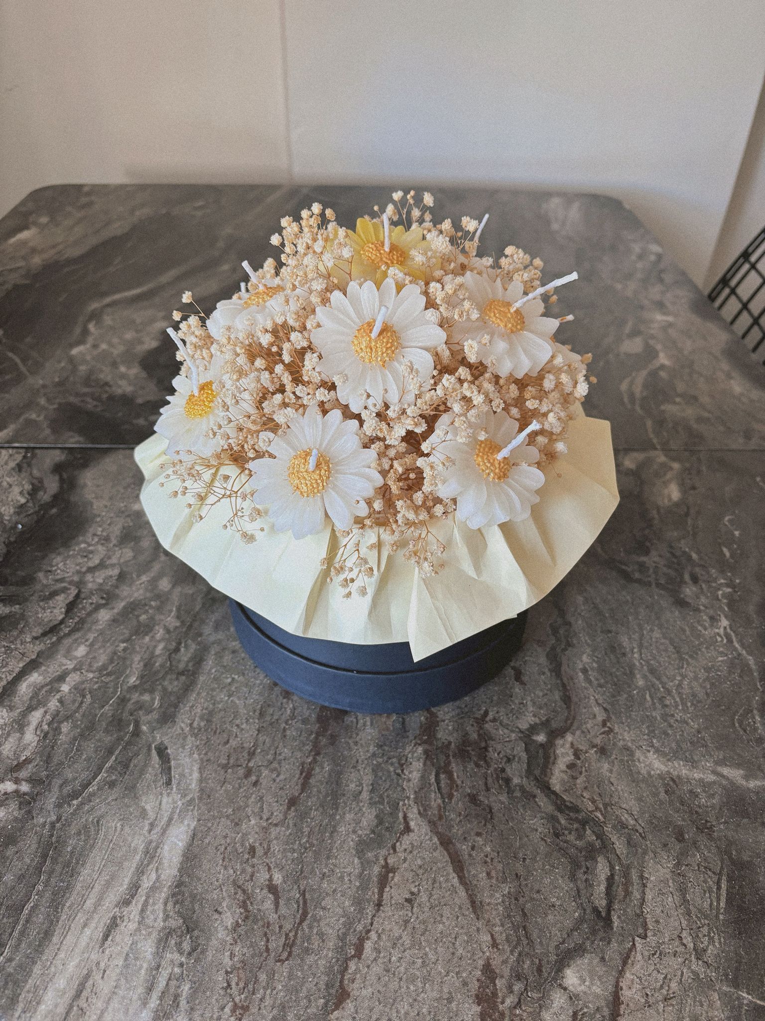 Beyaz Papatya Mum Buketi